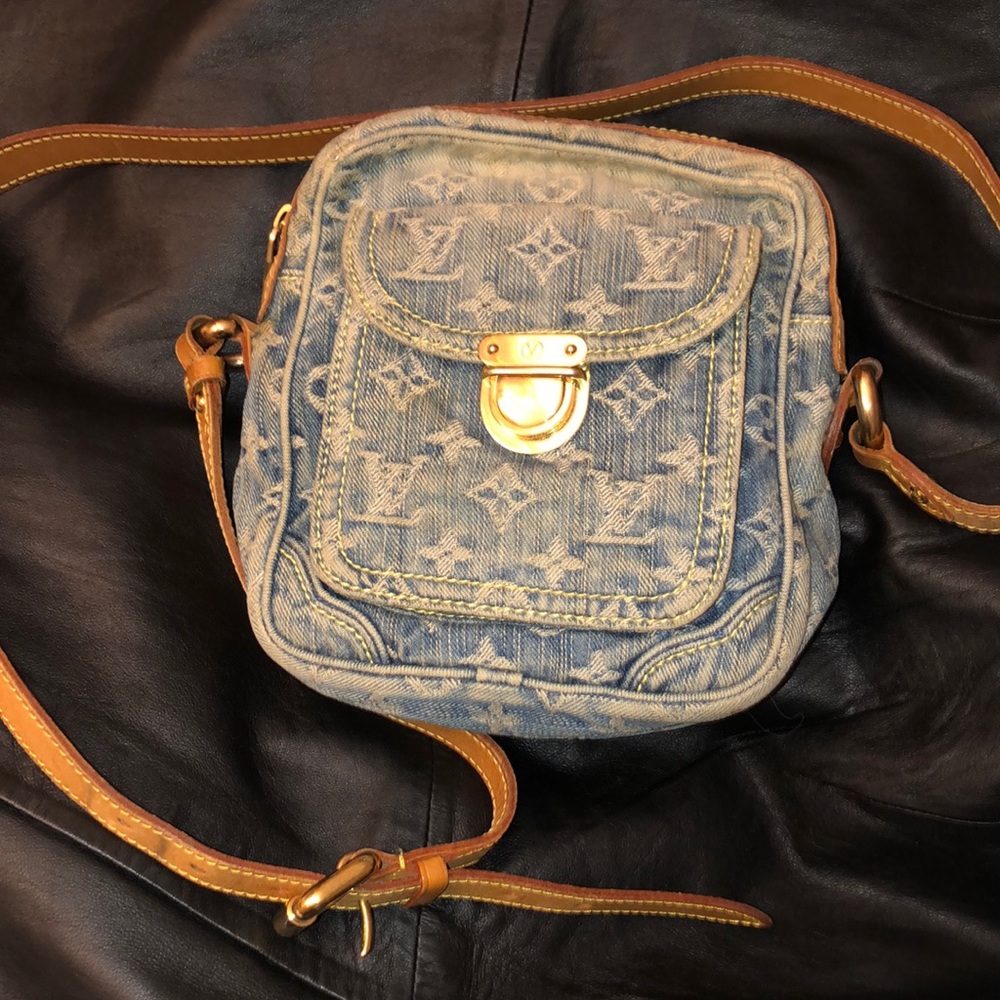 LOUIS VUITTON DENIM CAMERA BAG